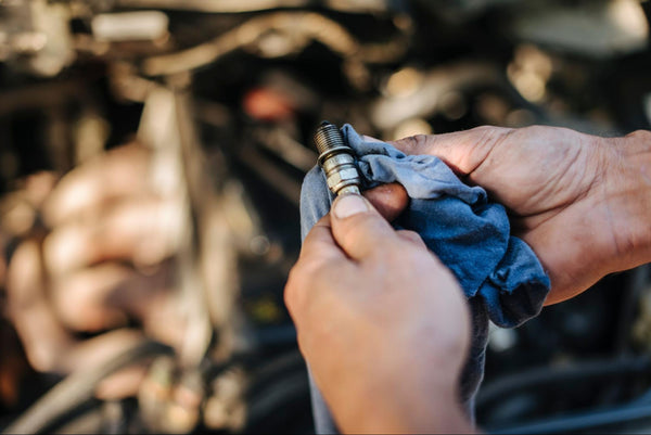 Removing Spark Plug Boots Without Damaging Ignition Components: Technician Best Practices